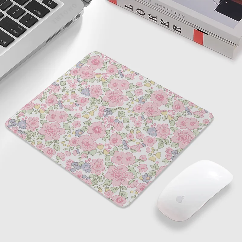 Mouse Pad Hot Sell Small size Gaming Desk Mat Natural Rubber Gamer Cartoon Pink Flower Office Decoration Home Mouse Mat