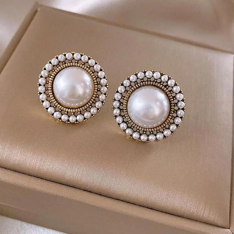 French Retro Temperament Round Geometric Pearl Stud Earrings For Women Fashion Elegant Metal Jewelry Party Gifts