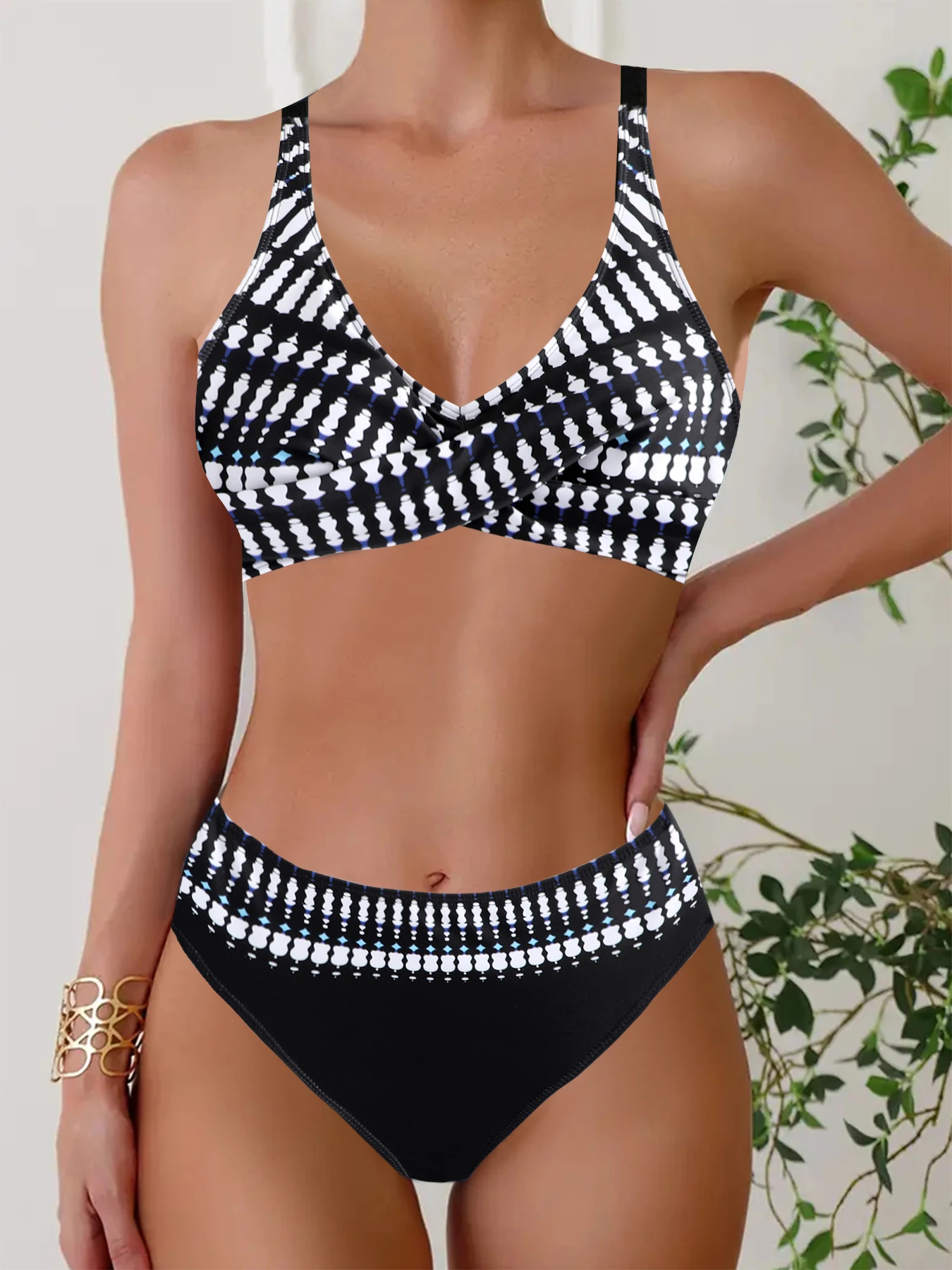 Two-piece Bikini Swimsuit for Women Summer Sexy Tankini  Patchwork Multi-Color Sexy Bikini  Vacation Swimsuit Summer Beachwear