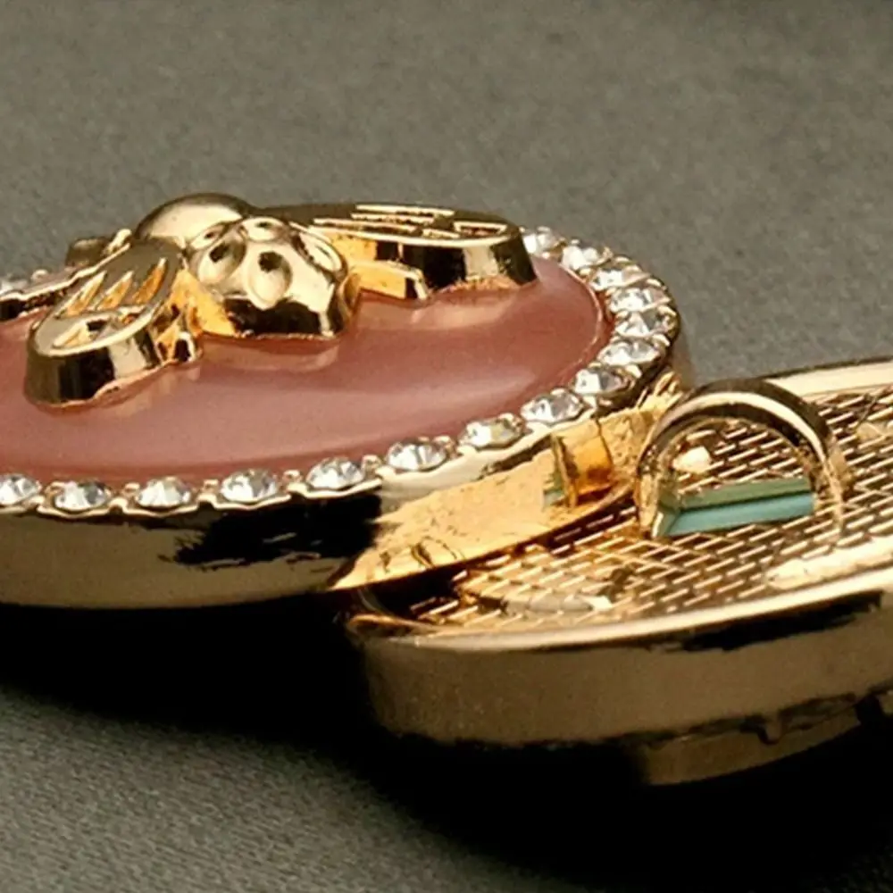 

18MM-25MM Three-dimensional Little Bee Buttons Gold Fashionable Metal Buttons Luxury Round Shank Buttons Clothing Coat