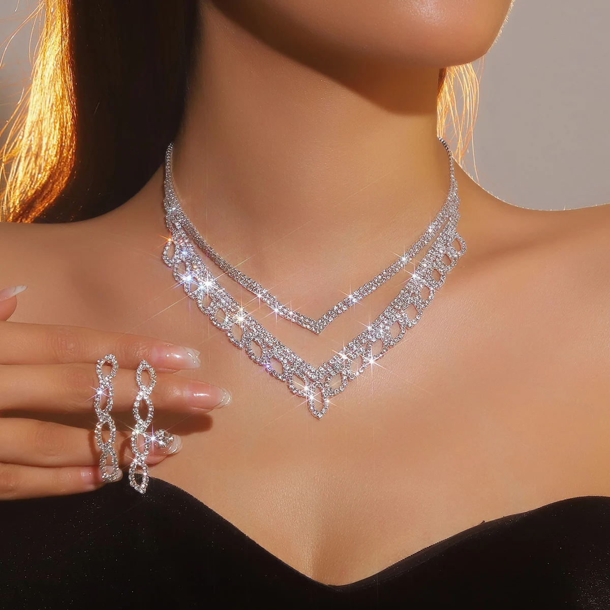 

Design sense of light luxury full of diamonds irregular necklace earrings two-piece fashion exquisite niche creative jewelry set
