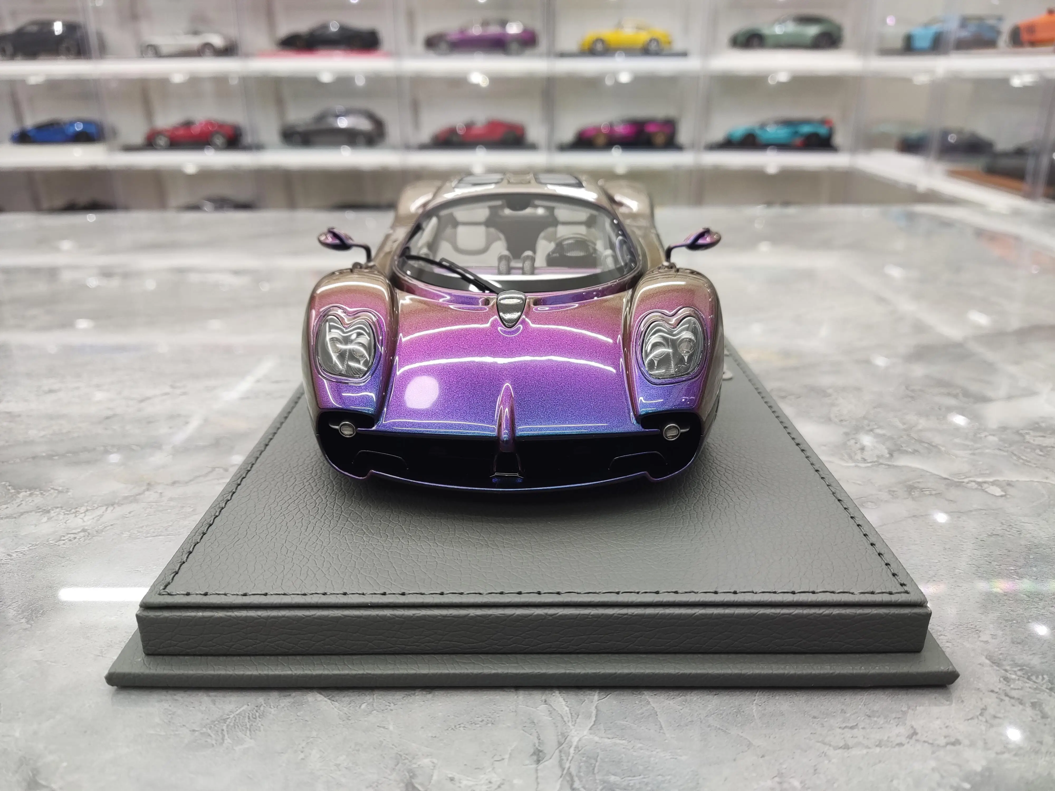 BBR 1:18 Utopia Chameleon Simulation Limited Edition Resin Metal Static Car Model Toy Gift