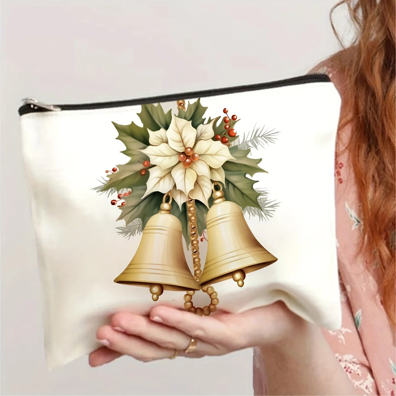 Świąteczny dzwonek i kosmetyczka z białym kwiatowym wzorem - wielofunkcyjna saszetka na zamek błyskawiczny, etui na biżuterię