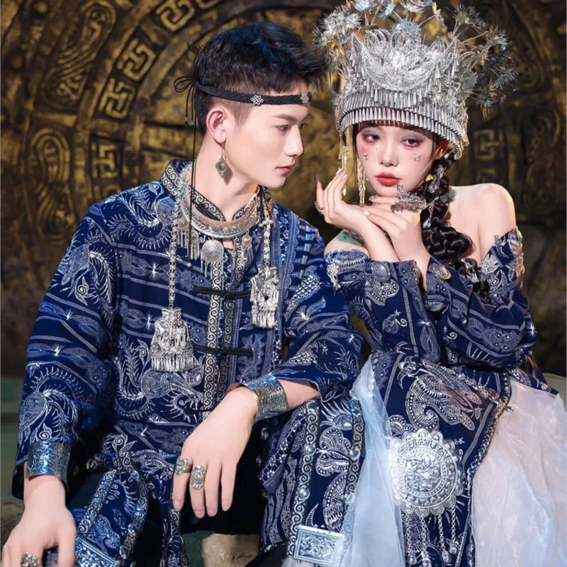 คู่ใหม่ผ้าบาติกชุดประจําชาติหญิงสไตล์หมู่บ้านภาพ