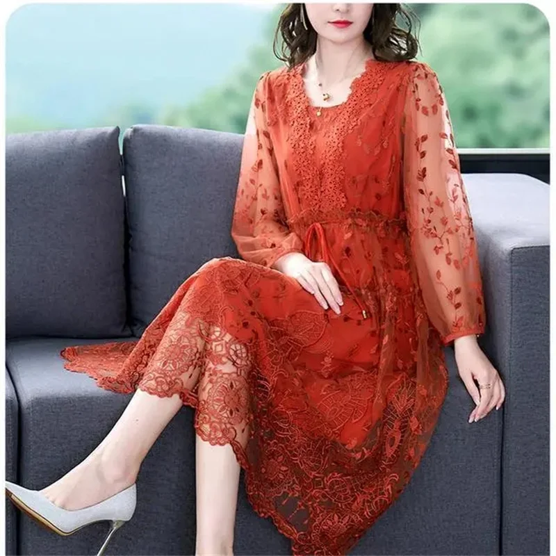 Chinese Style Heavy Lndustry Embroidery Dress 2023 Spring/Summer New Wide Lady Covering Belly and Reducing Age Mid length Dress