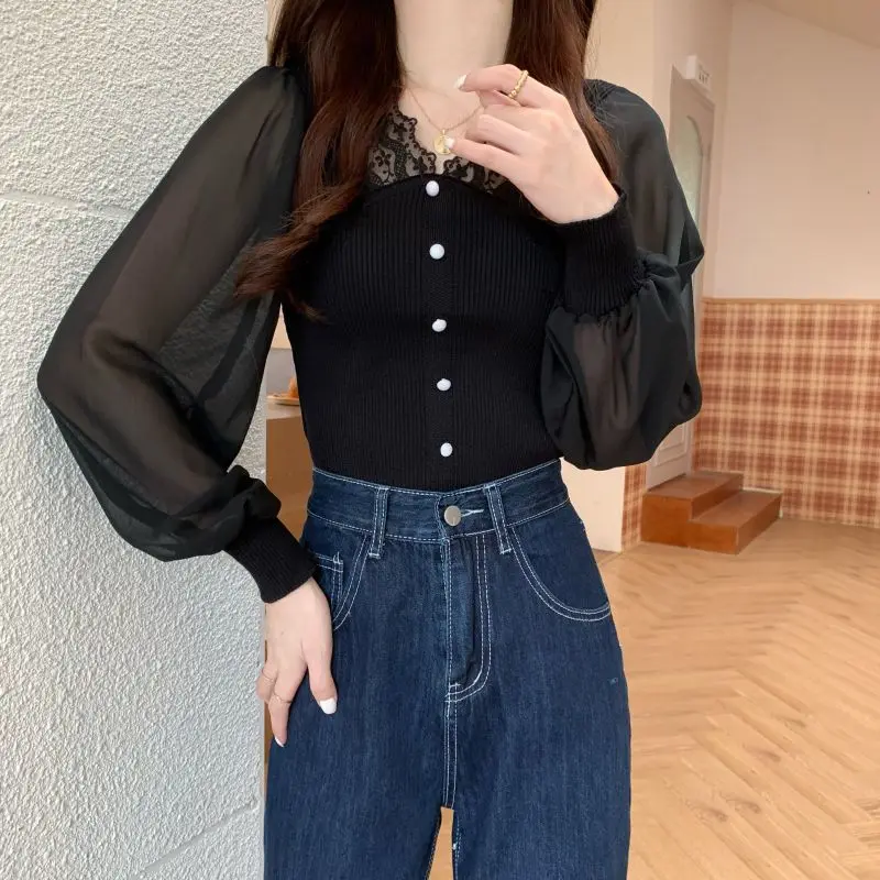 เสื้อไหมพรมแขนยาวคอวีสีพื้นแต่งลูกปัดและลายลูกไม้สไตล์ใหม่สำหรับฤดูใบไม้ร่วง