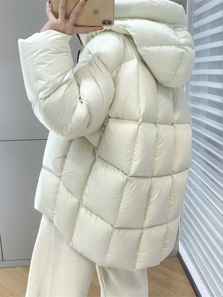 Luxury Women's Fluffy Thickened down jacket Oversize Winter Warm Hooded zipper puffer coat 2025 Collection High quality DJ099