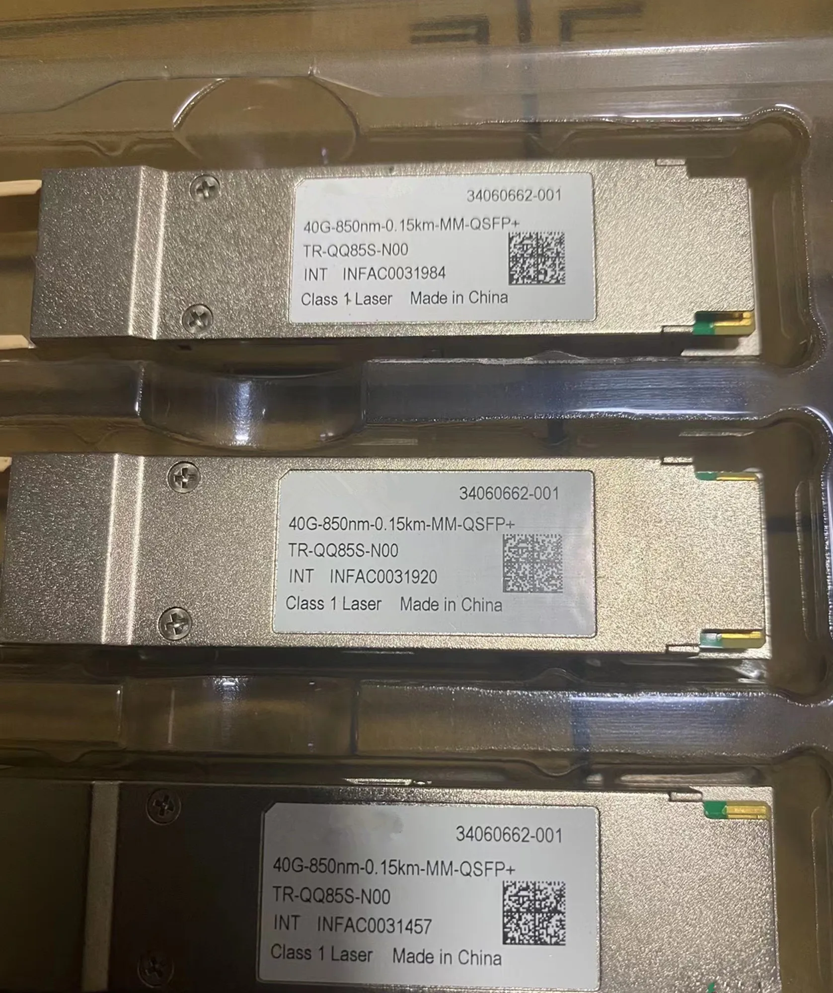 

40G QSFP Optical Fiber Module H-ua Wei/34060662-001 FTL410QE3C-HU TR-QQ85S-N00 40G-850NM-0.15KM-MM-QSFP+/QSFP 850NM 40GB module