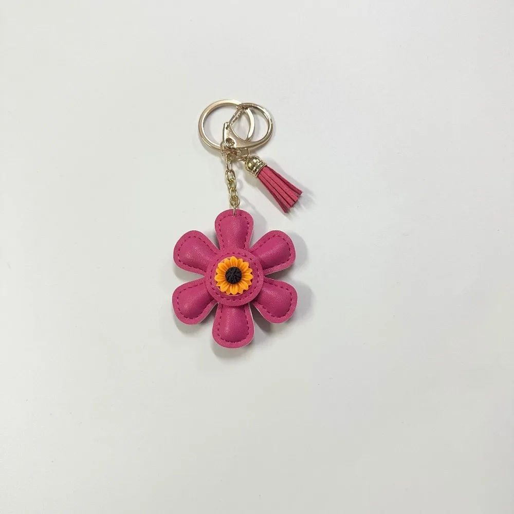 Creative Sunflower Bag Charm Keychain PU Leather Pendant Keyring Sweet Charm Flower Hanging Bag Backpack Deco Accessory Gift