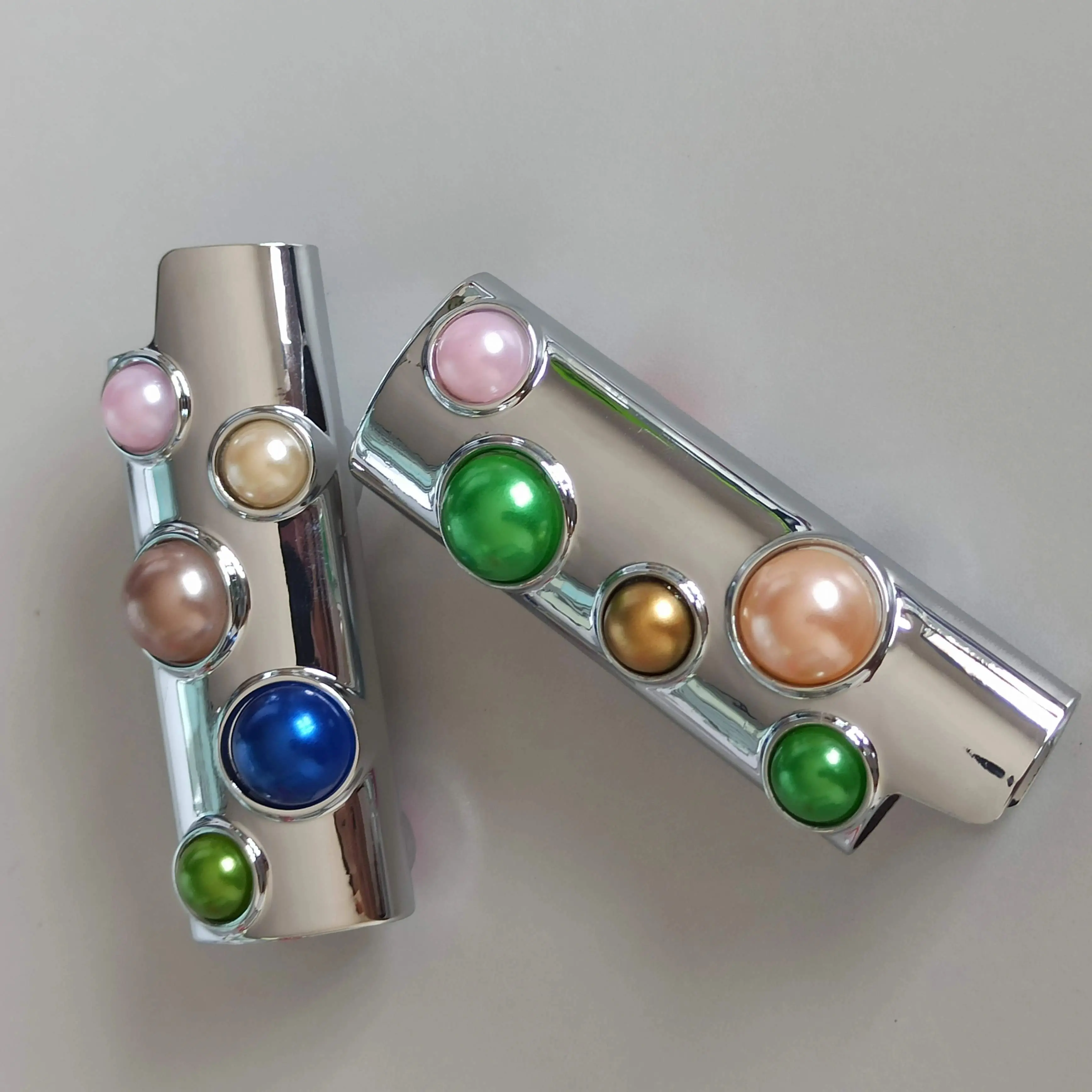 2 Piece Gemstone Inlay Lighter Case Cover for BIC J6 Lighter Chrome Metal Sleeve Lighter Holder Gemstone Color Random