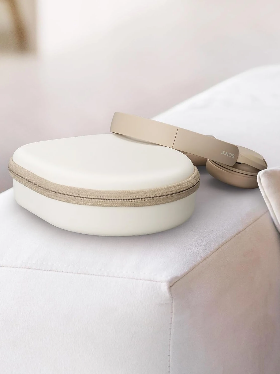 Wytrzymałe etui Yinke z twardego materiału EVA do słuchawek Sony WH-CH510 i JBL Tune 510BT. Lekkie, odporne na wstrząsy, idealne do podróży, z siatkową kieszenią i miękką podszewką. — zdjęcie produktu 7