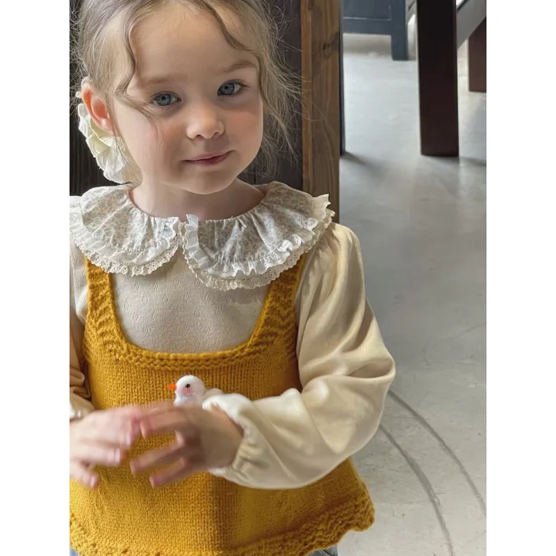 Meisjes schattig poppenkraagoverhemd Eend gebreid vest2025Nieuwe driedelige set van denim met strik