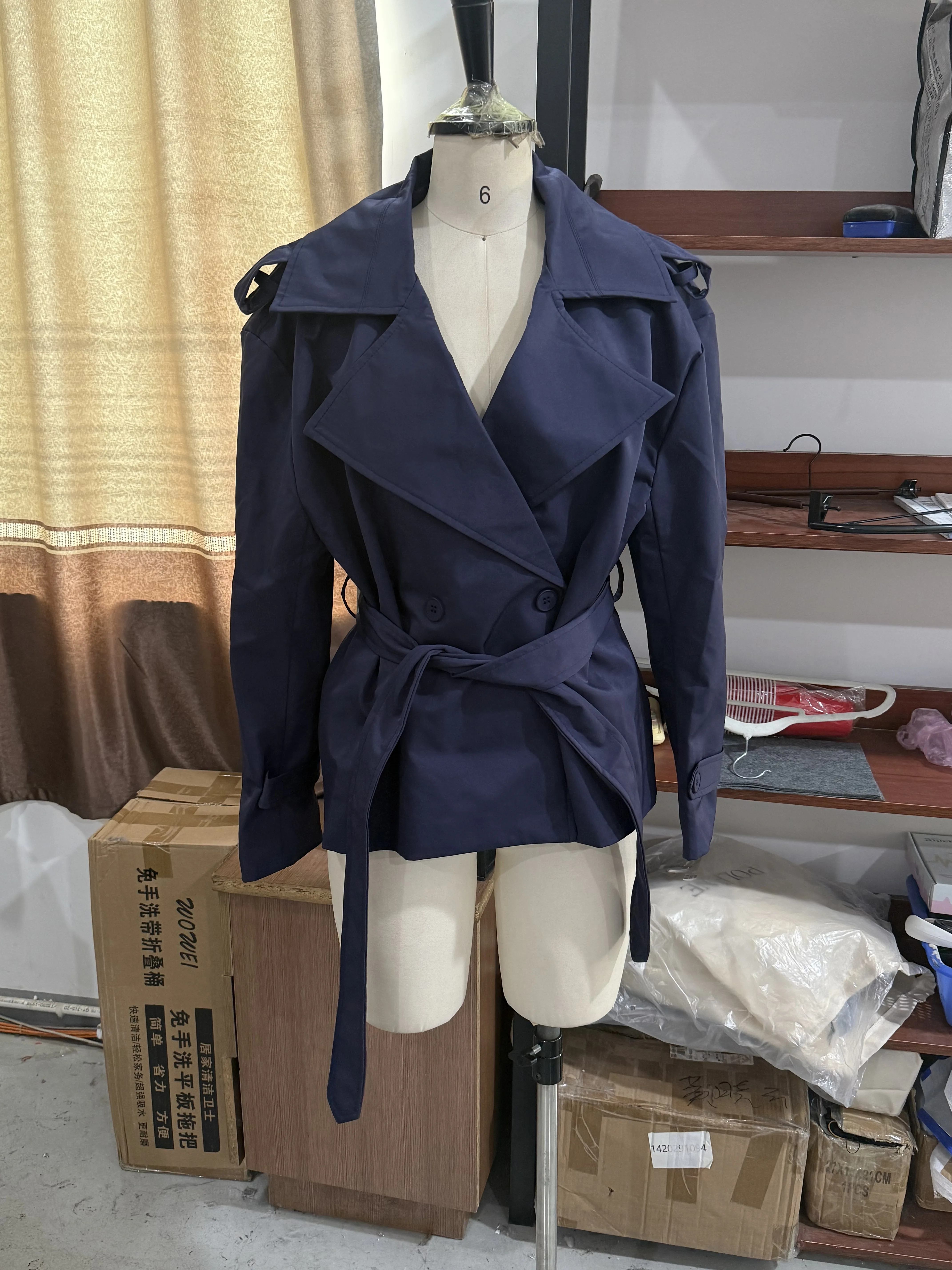 Damen-Windbreaker mit Schnürung, schickes Reverskragen, lange Ärmel, breite Schulter, kurze Mäntel, 2025, Herbst, elegante Pendel- und Alltagsjacke – Detail 9