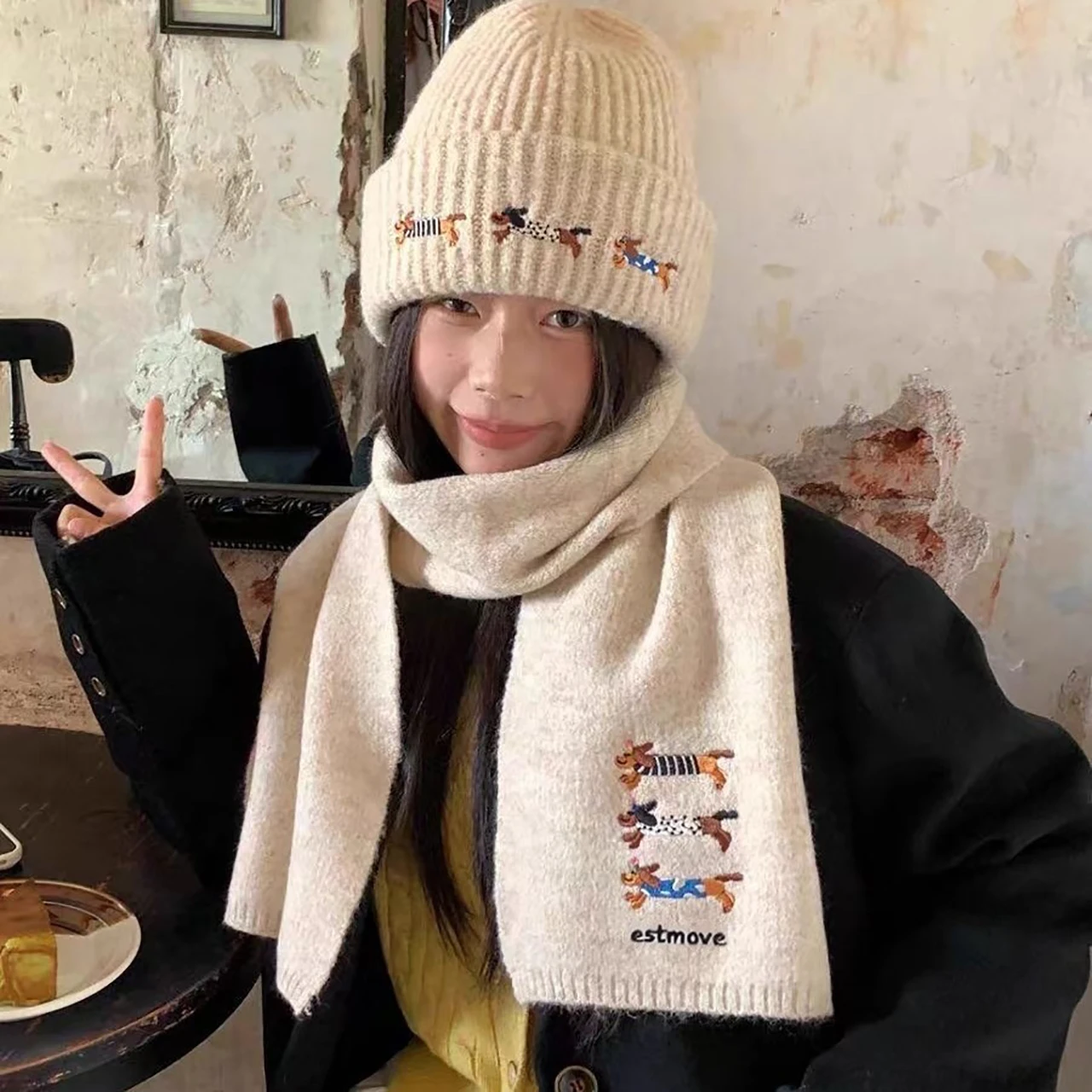 Gorro bordado con perro bonito para mujer, gorro cálido de punto grueso para invierno, gorro de ganchillo con protección para los oídos antifrío a prueba de viento para mujer