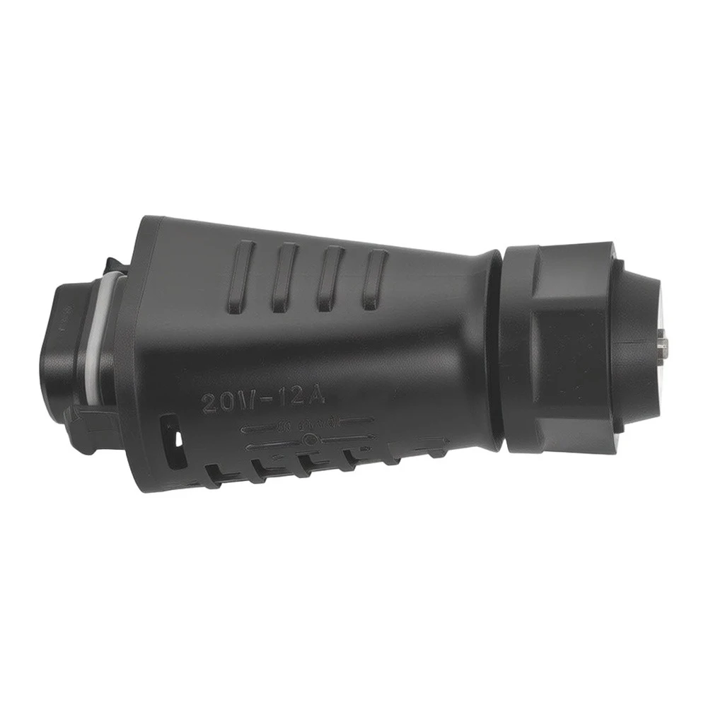 BC05 3 Pin Electrical Connector for Solar Microinverters Supporting Seamless PV Array Wiring and Long Term Outdoor Use