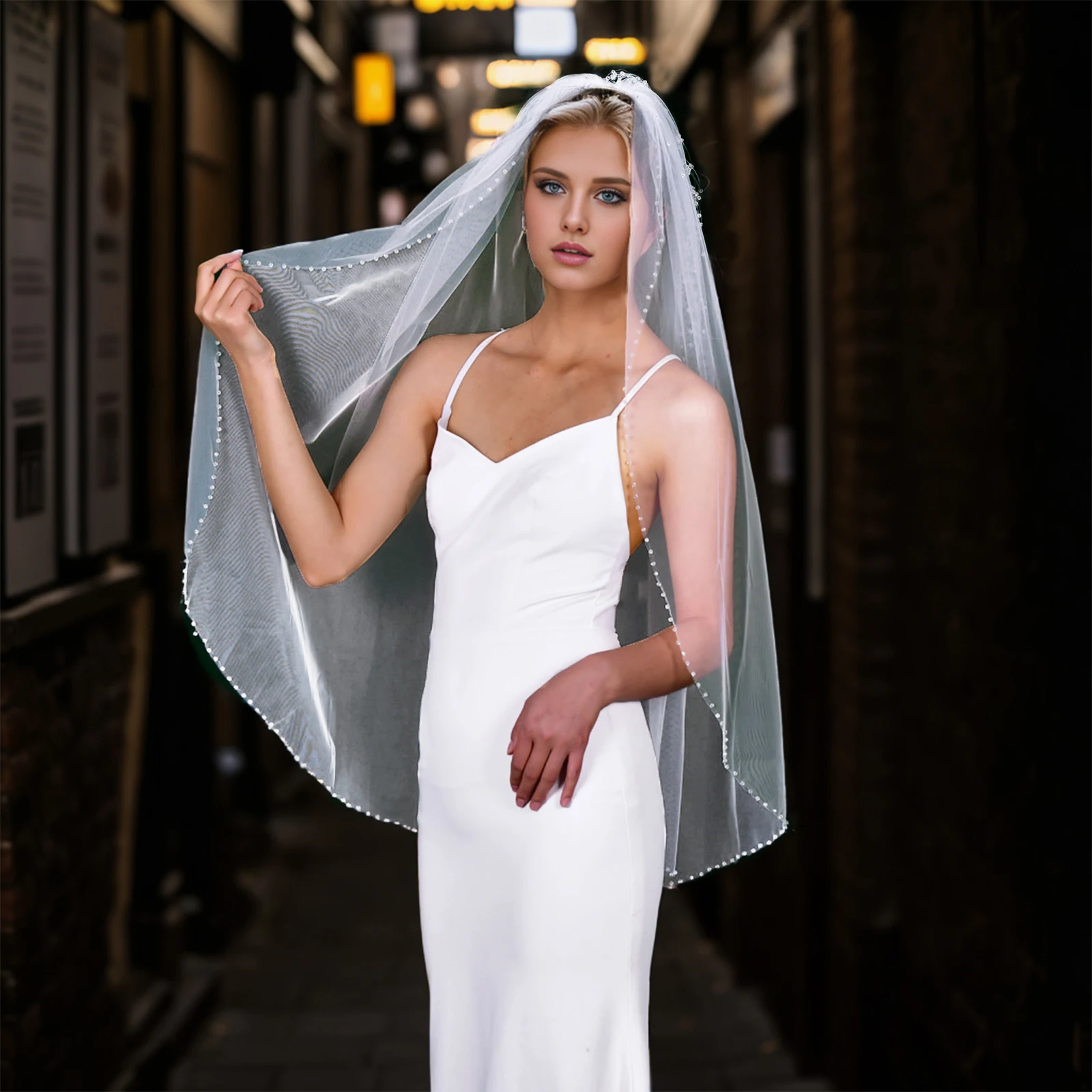 

Romantic White Rhinestone Edge Single Layer Wedding Dress Accessories, With Comb To Cover The Face Mesh Can Be Customized M20