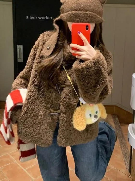 Cappotto da donna in pelliccia di agnello Jaet marrone Plu da donna Autunno Inverno Pelliccia sciolta e abbigliamento intercato in pelle con corna...