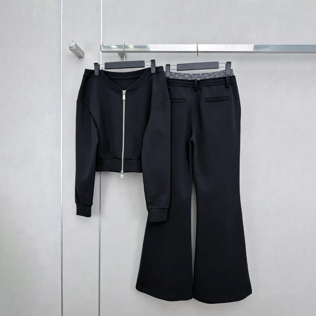 2026 High Quality Women's Hooded Short Zipper Hoodie Micro Pull up Pants Two Piece Set--hb811