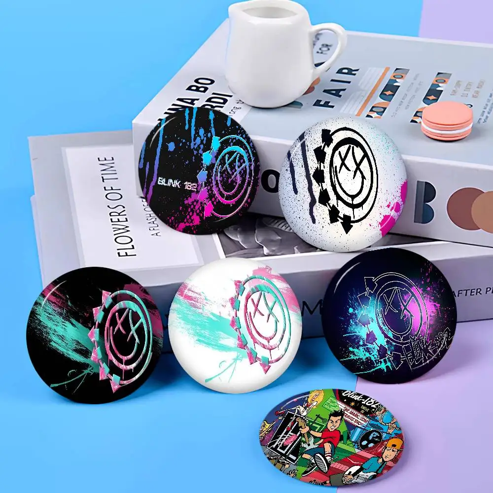 Pin de Solapa con Icono de Animal, Diseño Creativo de la Famosa Banda Punk BLINK-182, Pin de Metal para Mochila, Accesorios