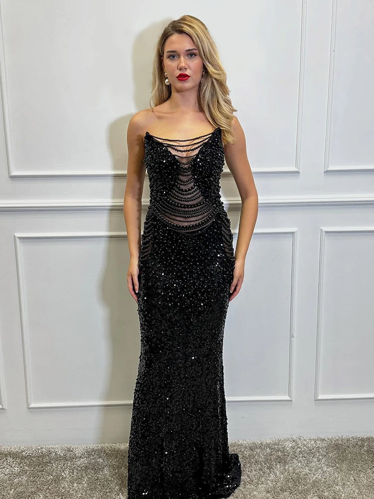 Sukienka maxi syrenka bez ramiączek z cekinami i koralikami, z wycięciami, idealna na imprezę lub galę, w stylu VC Fashion.