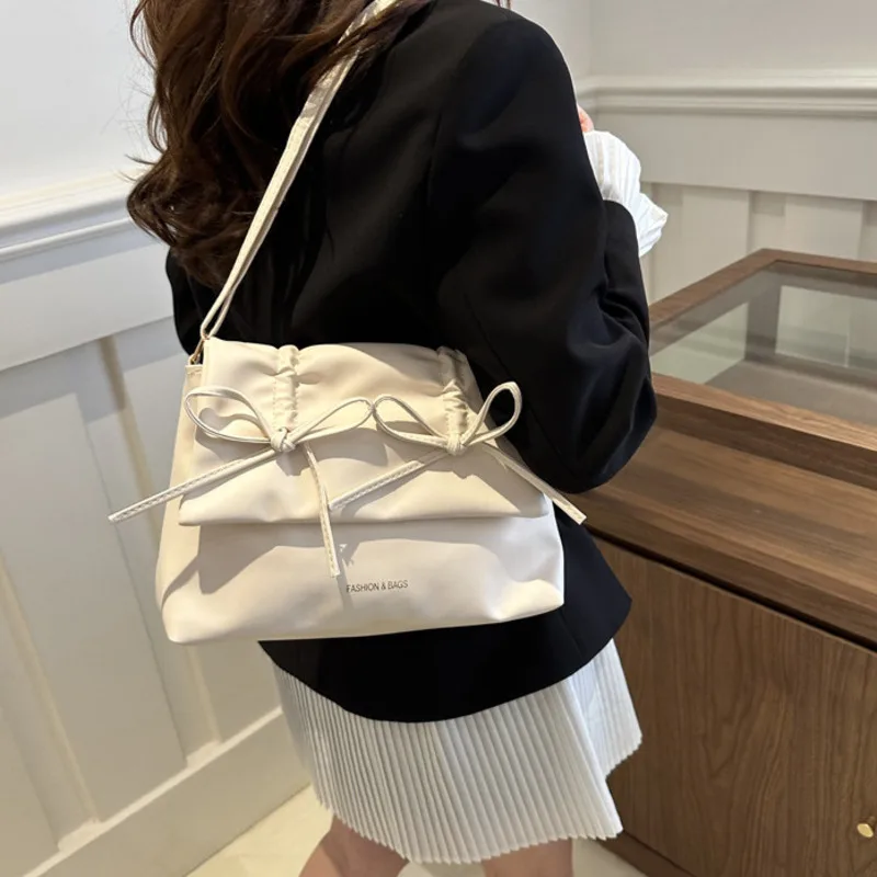 

Crossbody Bag Ballet Style Women's Bow Underarm New Large Capacity Fashionable Casual Versatile Commuting Handbag