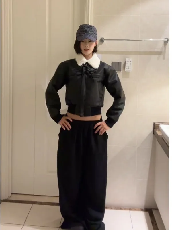 Jaqueta de Couro Coreana Acolchoada com Forro de Lã e Pelo Integrado, Casaco de Inverno Moderno para Mulheres Jovens