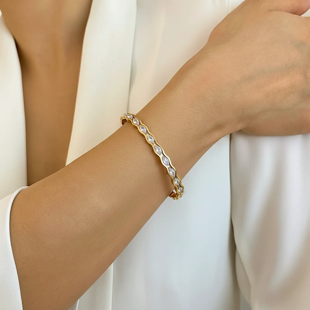 

Vintage Ripple Design Rhinestone Stainless Steel Bangle for Women Waterproof Golden Spring Bracelet Holiday Jewelry Accessories