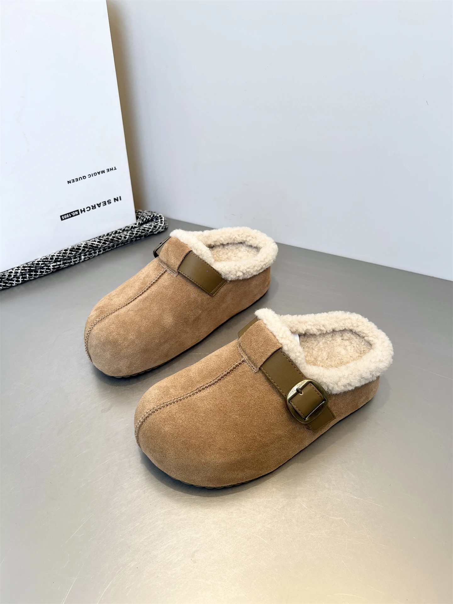 Snow Warm Slippers Platform Thick Sole Slippers Women Closed Toe Height Increasing Slippers Leather Fur Casual Brand Slippers