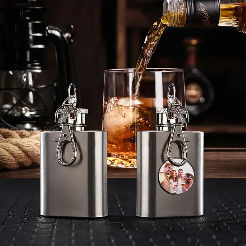 Personalised custom image men's keychain hip flask keychain, personalised DIY image keychain that can hold 1 ounce of wine