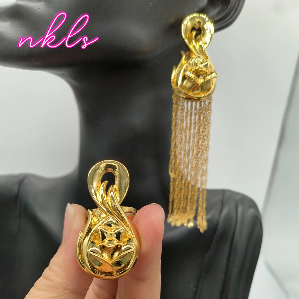 

Fashion African Dubai Earrings Jewelry Set Copper Alloy Metal Jewelry 18k Gold Plated Clip Earrings Ring Party Gift for Women