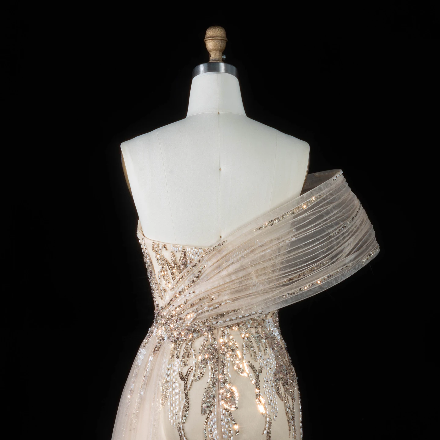 Sharon Said Luxuriöses Champagnerfarbenes One-Shoulder-Abendkleid mit Perlen und Tüllschleppe, Partykleid für Damen SS136, Maßanfertigung – Detail 11