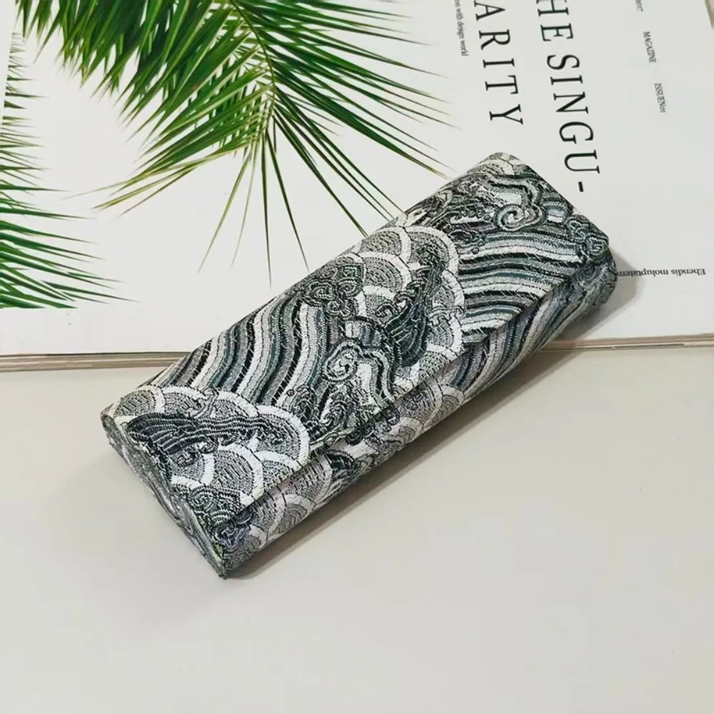 

Magnetic Glasses Case Hard Shell Anti-pressure Eyewear Storage Box Lightweight Chinese Style Myopia Glasses Case