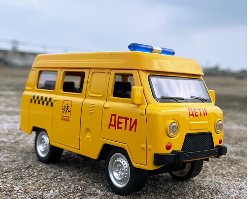 

1/18 New Arrival Special Price Diecast Metal Russian Vintage Nostalgic Camper Model Furniture Display Collection Toys Children