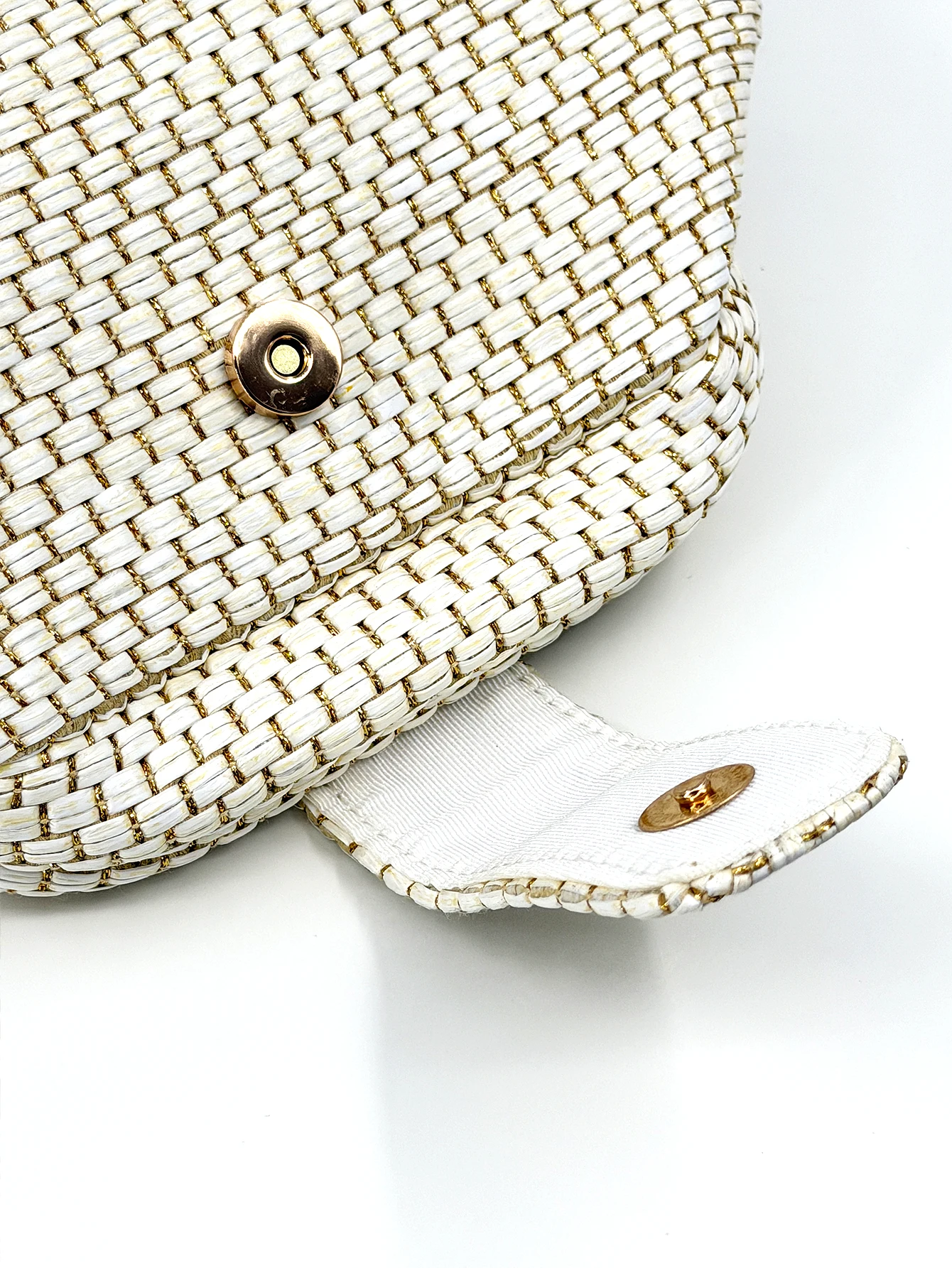French-Style Light Luxury Hand-Woven Hard-Shell Beige Clutch Bag, Vintage Imitation Straw Large-Capacity Evening Bag for Weddings and Parties (with a Small Internal Compartment for Coins and Change) view 6