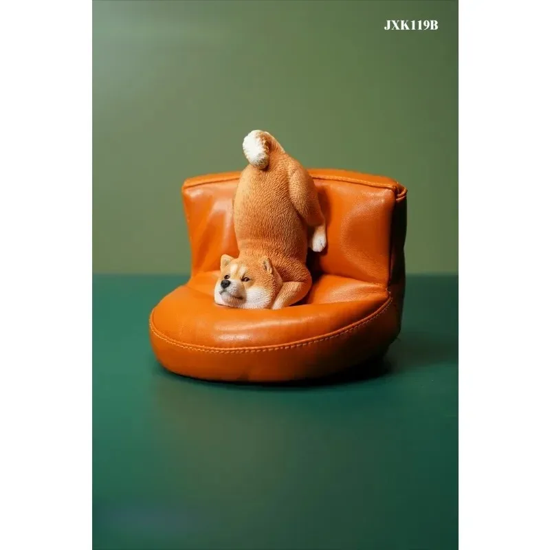 JXK 1/6 Maßstab Harz-Modell Straßenhund mit Sofa und Banane, Heilendes Liebliches Tierfigur, 5x5,5x9cm, Auto-/Schreibtisch-Dekoration
