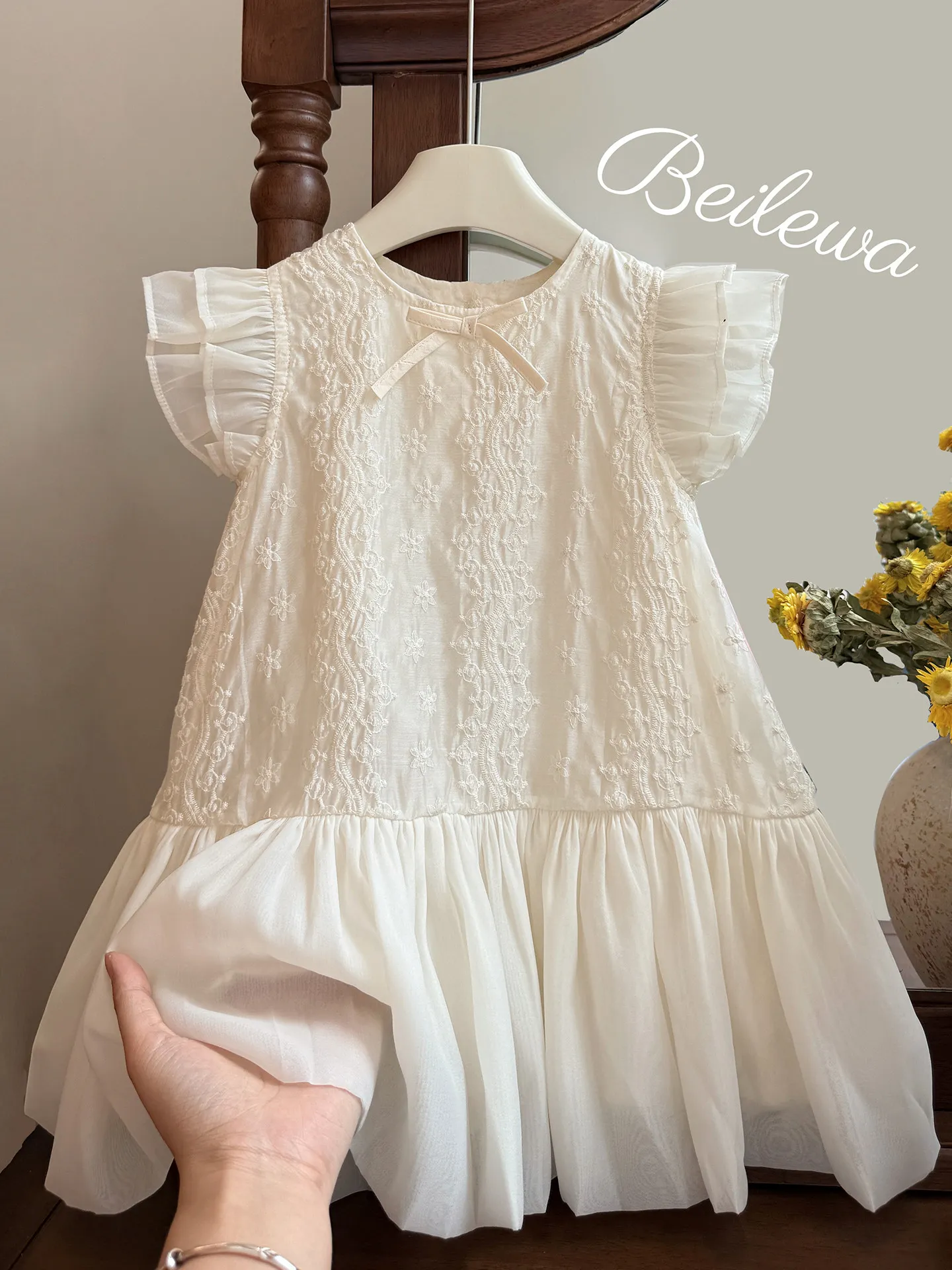 夏の新作ガールズファッションレース刺繍糸スカート、ベビーガー - Baby Clothing Yarn のレビューと価格