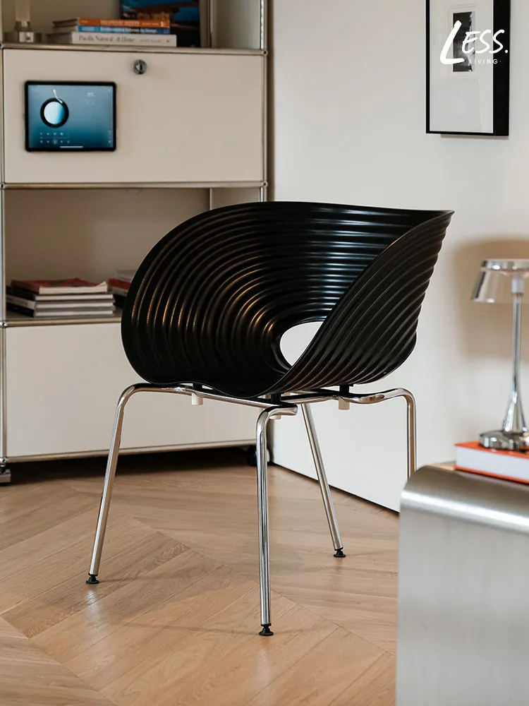 Nordic Vintage Dining Chair Designer Plastic Shell Chair Creative Bauhaus Restaurant Living Room Balcony Study Leisure Chair