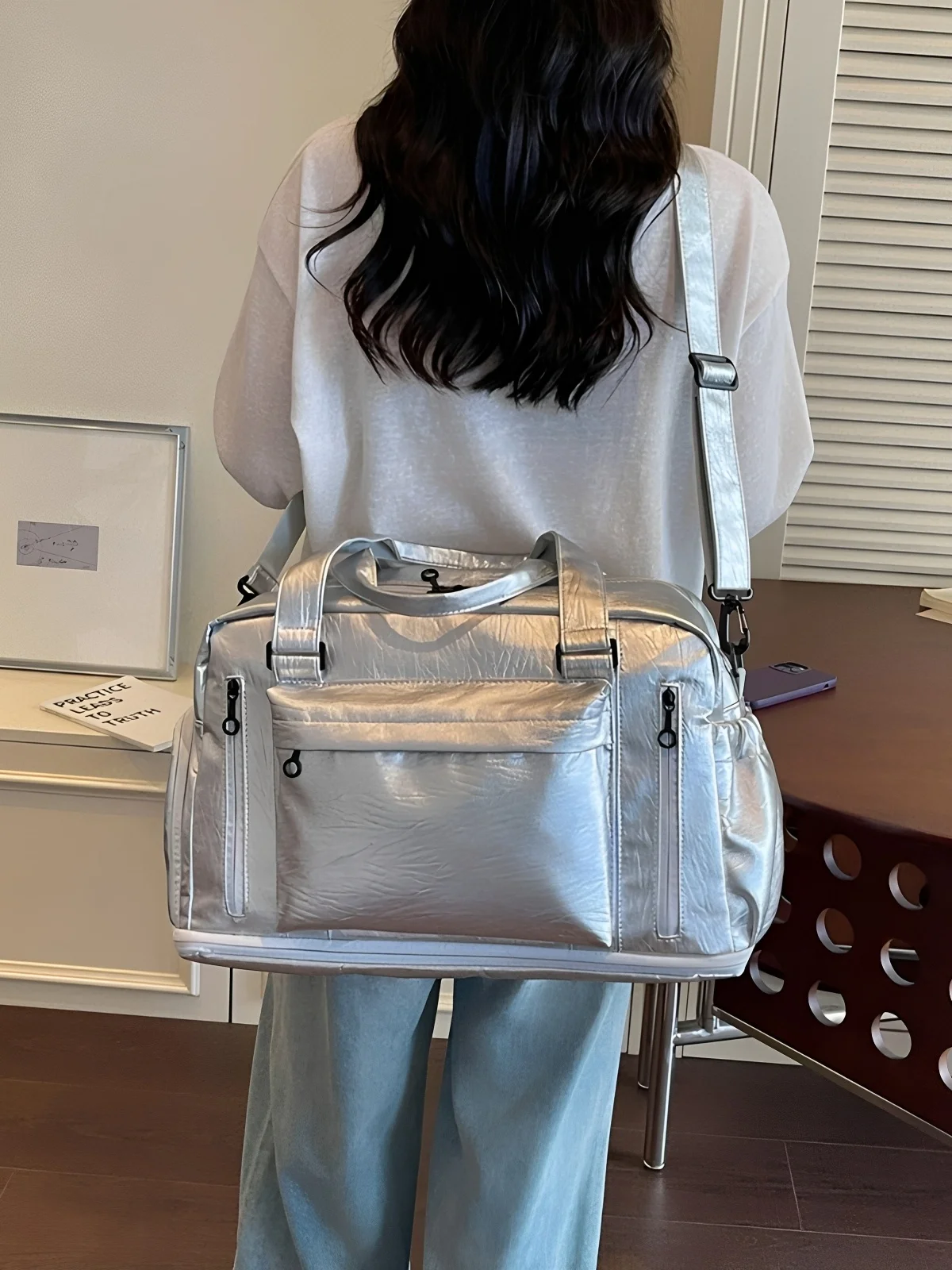 large-capacity-fitness-bag-handheld-single-shoulder-travel-bag-lightweight-commuting-tour-bag-maternity-bag-for-short-trips