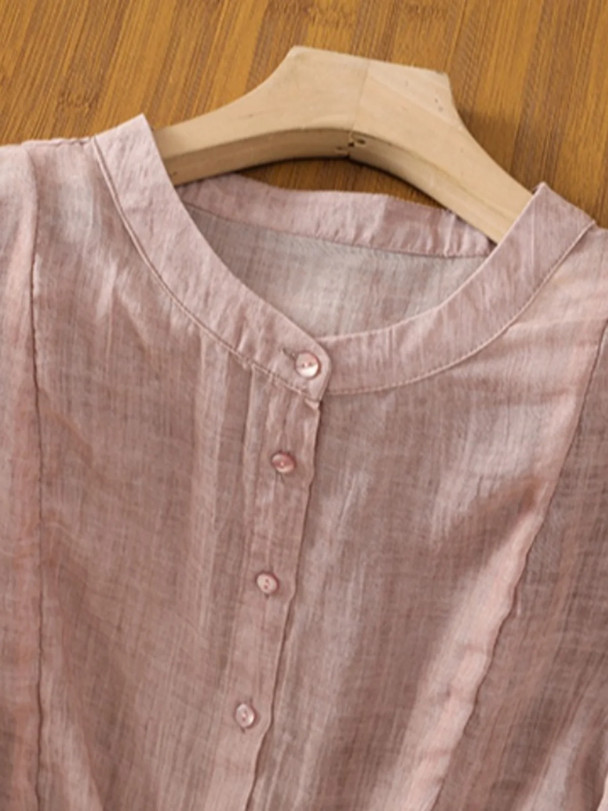 캐주얼 린넨 여성 여름 2024 패션 스탠드 칼라 루즈핏 버튼 디테일 단색 탑