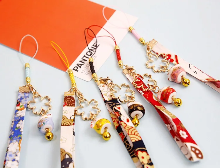 Kawaii Mobile Phone Straps Charm Lucky Cat Keychain Lanyard For iPhone Short Cell Phone Strap Rope Lanyards Cute Mobile Pendant