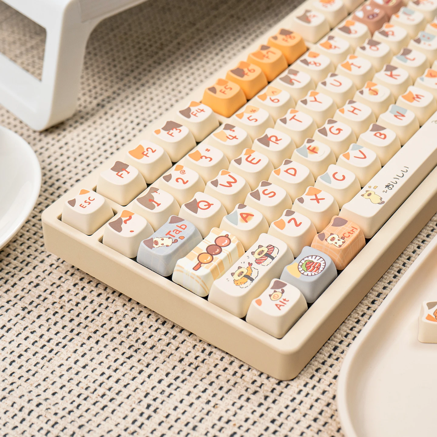 

Механическая клавиатура для суши, колпачки для клавиш в форме кошки, милый ПБТ, горячая сублимация, индивидуальная школьница MAO, высококачественная стрельба