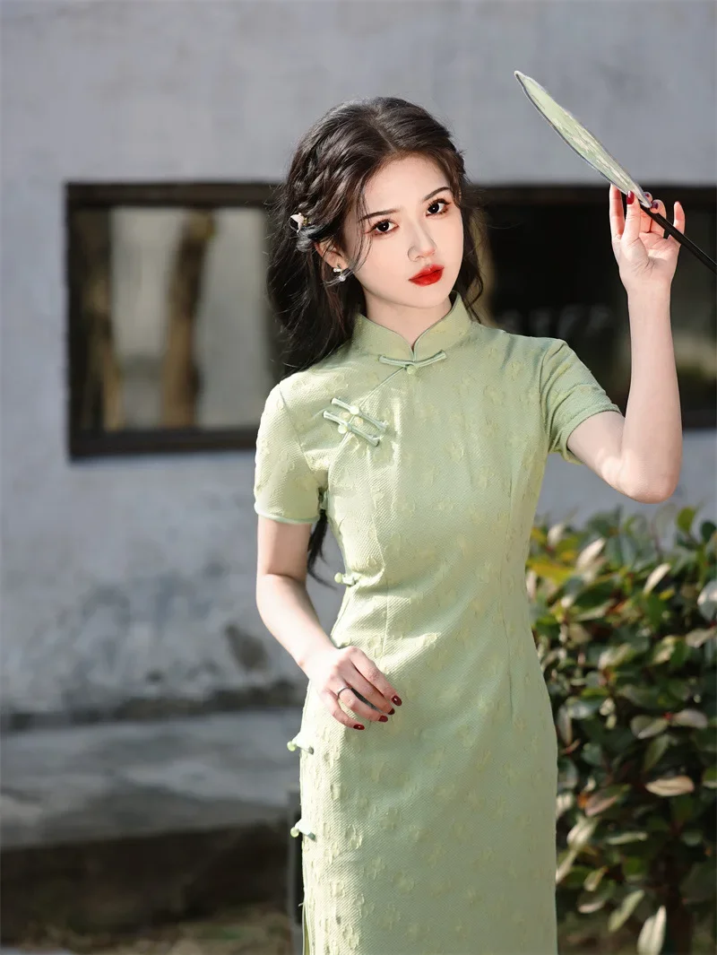 

Spring/Summer New Lace Mid length Qipao Solid Color Slim Art Retro Dress Mandarin Collar Cheongsam