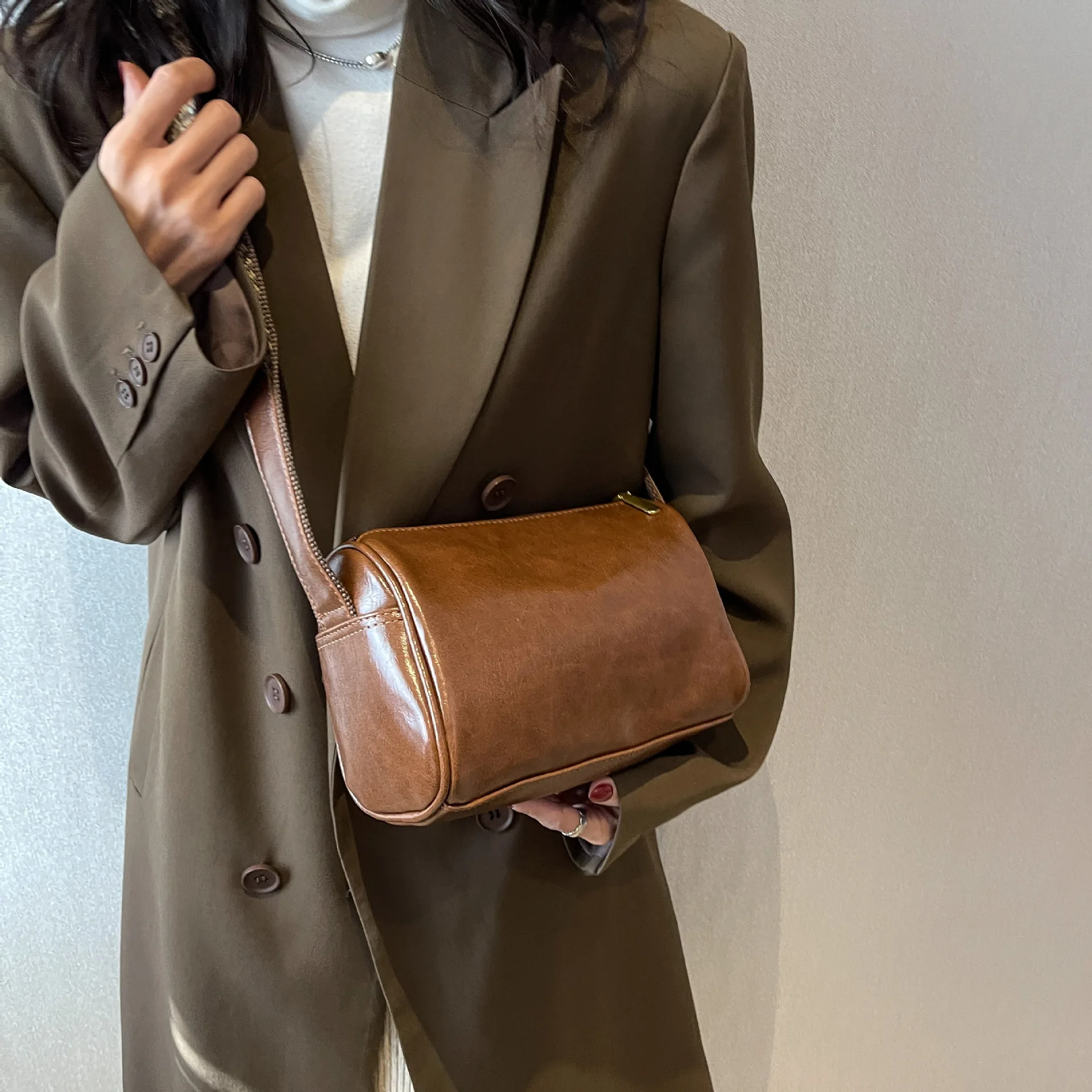 

2025 A/W Fashion Women‘s Crossbody Bag, Genuine Leather Multi-way Shoulder Purse, Vintage Chic Large Capacity Tote for Work