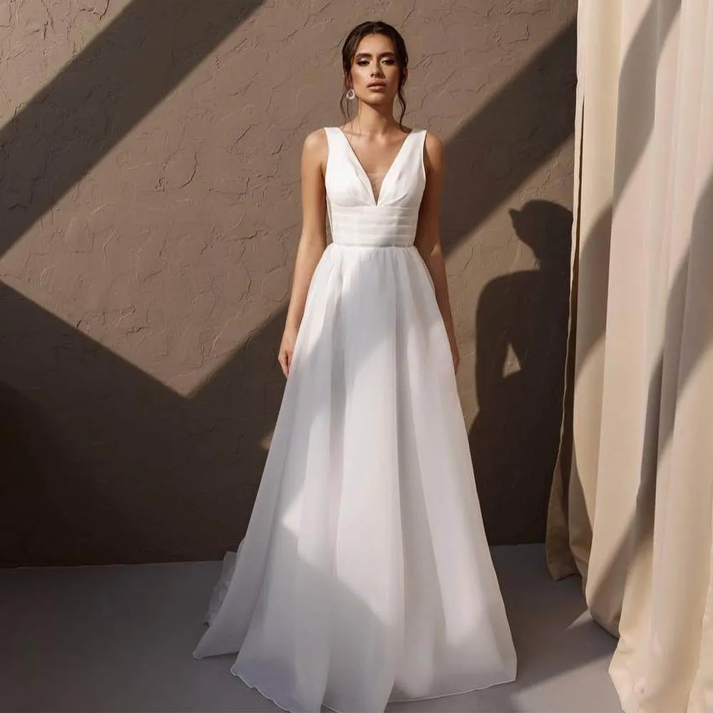 Robe de mariée en organza à col en V, robe de plage Boho, ligne A, fente latérale, nœud au dos, sur mesure, moderne, 2024