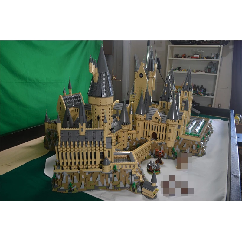 MOC-Grand château d'architecture de film célèbre, modèle de nuits de construction, assemblage de vues de rue, collection créative, jouets en briques pour enfants