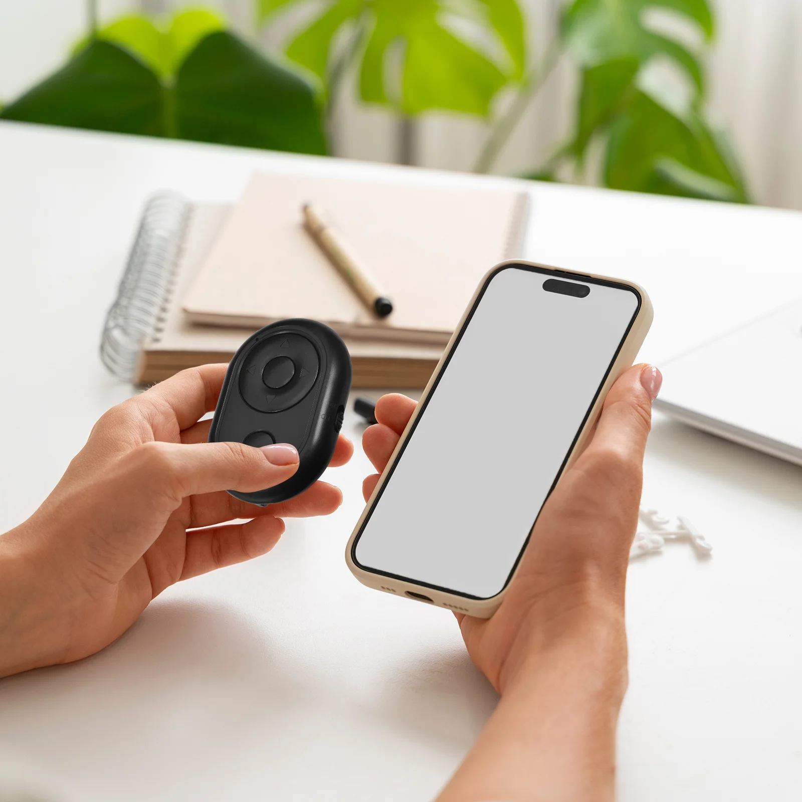 

Multi-Function Wireless Remote Controller For Selfie Camera Shutter Electronic Book Page Turning Portable Lightweight
