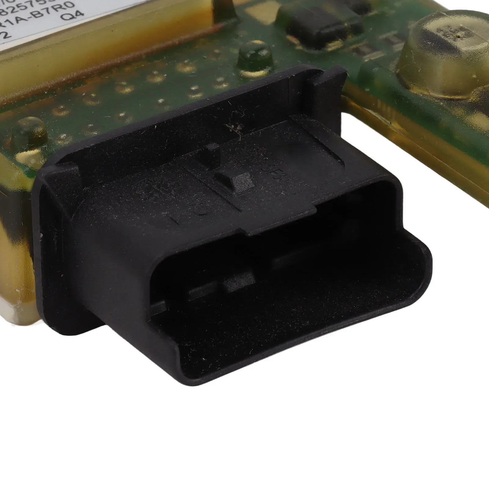 Battery Manager Module Fuse Box 28257533 Intelligent Energy Distribution Replacement for  308SW RCZ 3008 308CC 5008 28236841