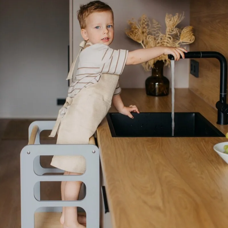 برج تعلم مونتيسوري من الخشب الصلب، طاولة تغذية الأطفال الإبداعية، طاولة غسيل للأطفال، مسند للقدمين