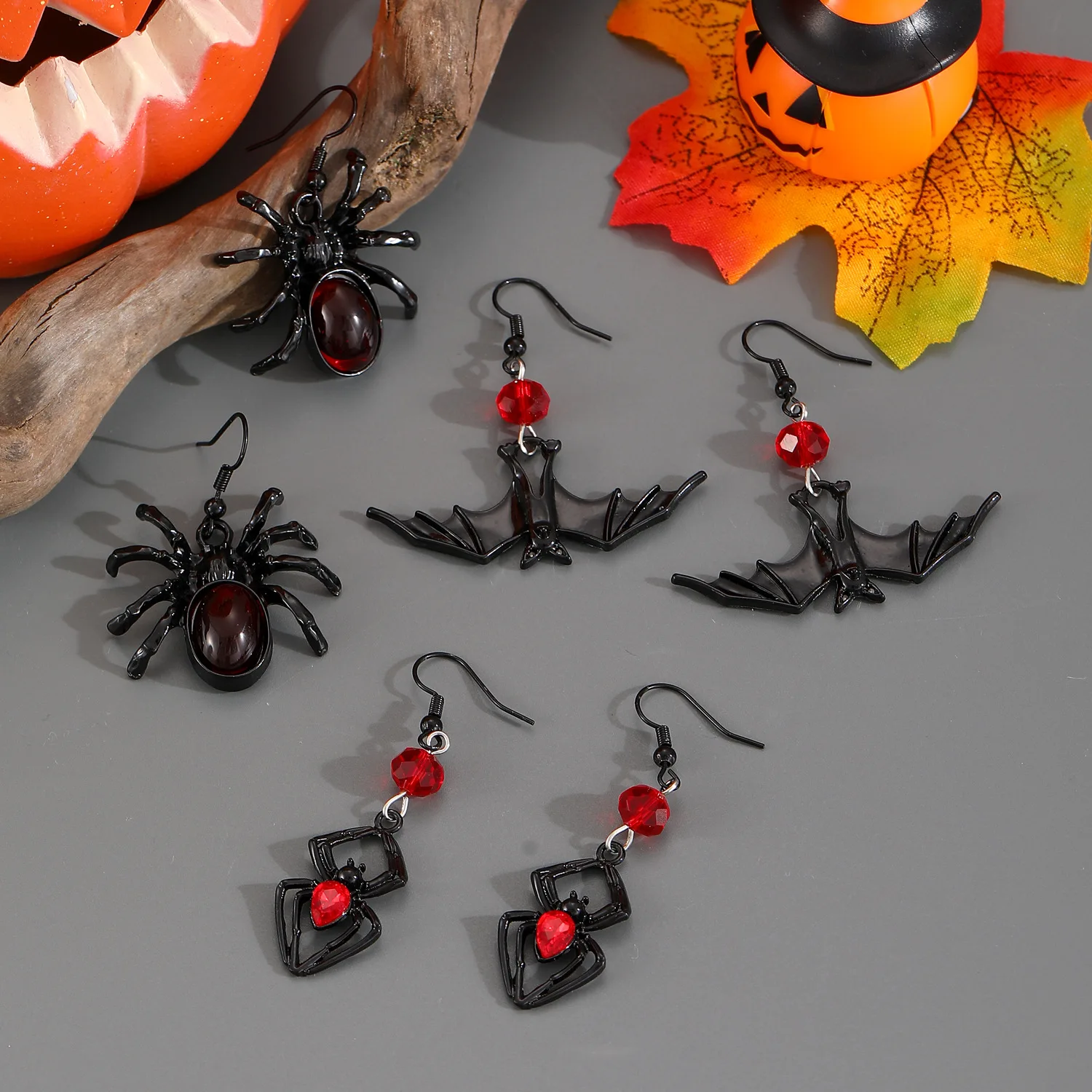 WANZHI Funny Halloween Earrings for Women Retro Exquisite Spider Bat Pendant Earrings Fashion Jewelry Accessories Holiday Gifts