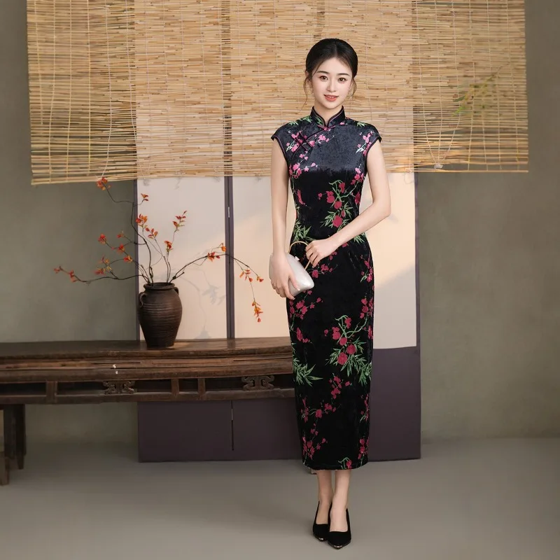 nouveau-cheongsam-chinois-long-en-velours-noir-pour-femme-style-retro-ajuste-et-ameliore-ideal-printemps-automne-noble-et-elegant-tendance